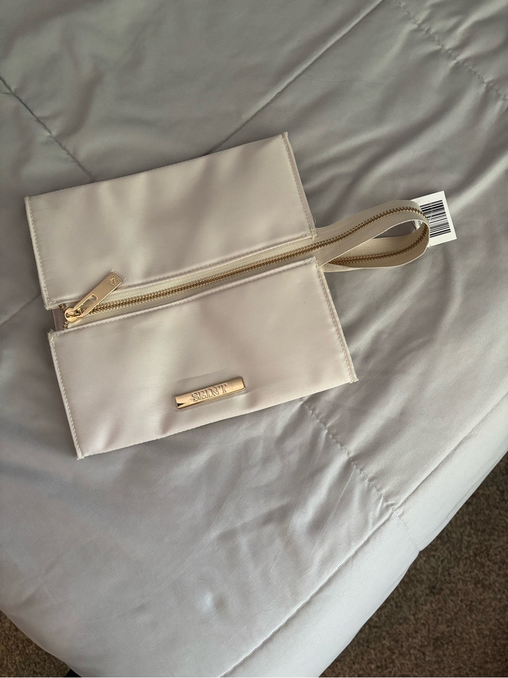 Off white Seint makeup cube